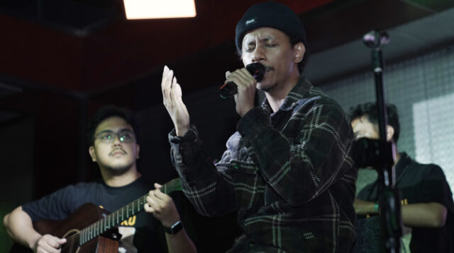 Raim Laode Luncurkan Kado Spesial Lagu “Abangku” untuk Kakaknya Tercinta