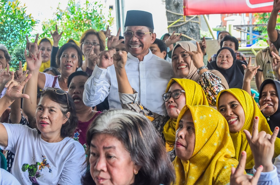 Calon Walikota Tangerang, Drs. H. Sachrudin, kembali melakukan blusukan untuk berinteraksi langsung dengan warga. Kali ini, kunjungannya berlangsung di Kampung Markisa