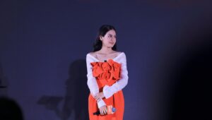Tomoro Coffe Kenalkan Maudy Ayunda sebagai Tomoro Empowering Officer