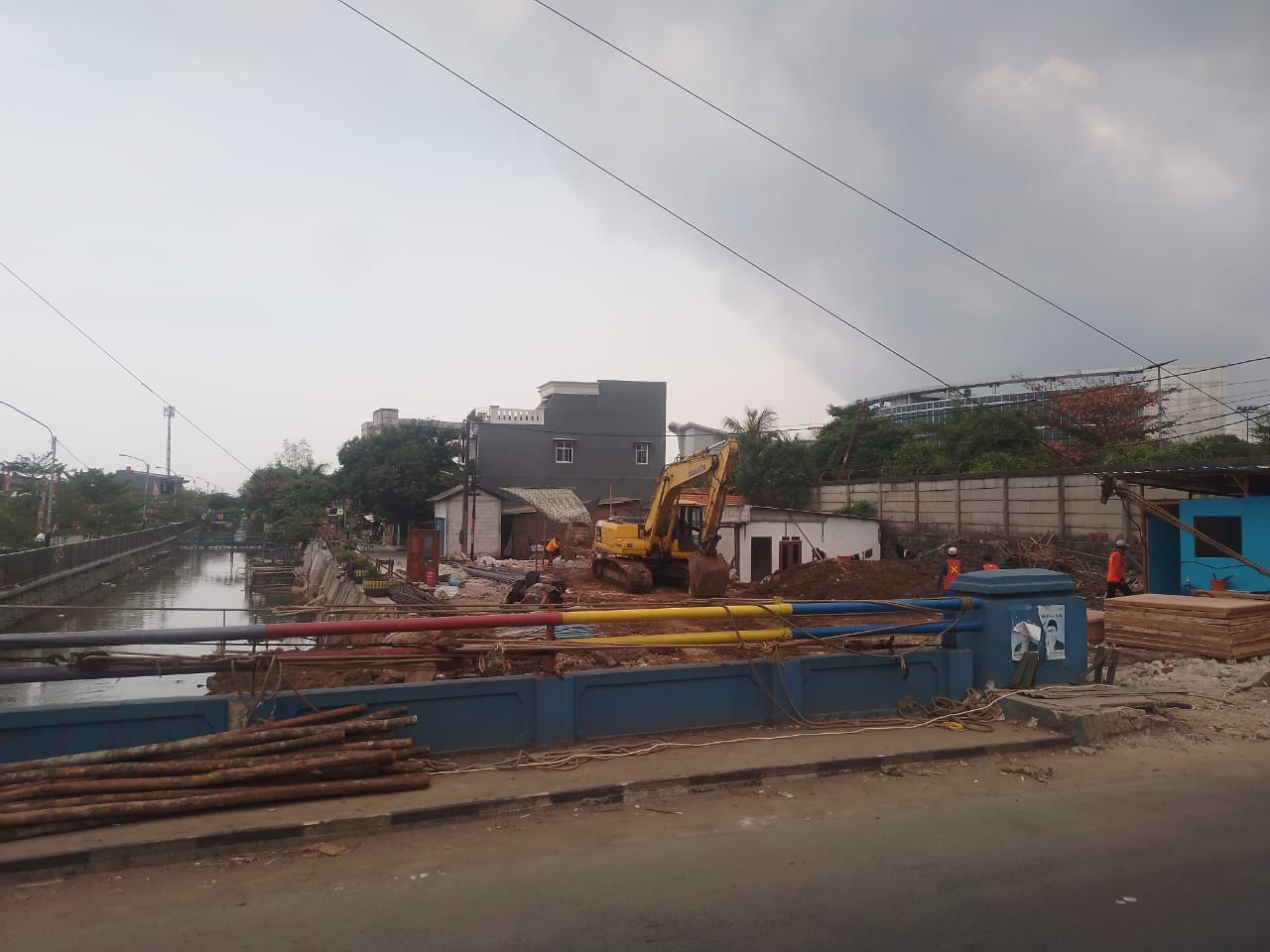 Pemkot Tangerang Tertibkan 5 Rumah Warga untuk Pelebaran Jembatan di Karanganyar