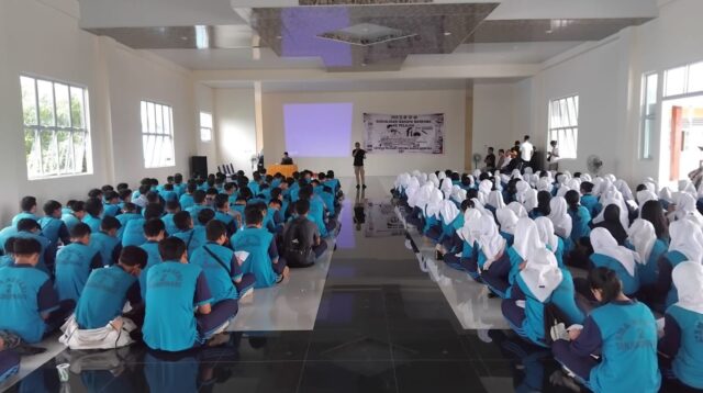 Jaringan Media Siber Indonesia (JMSI) Kepri terus bergerak melaksanakan sosialisasi bahaya narkoba ke pelajar di 16 titik Sekolah Menegah Atas Negeri