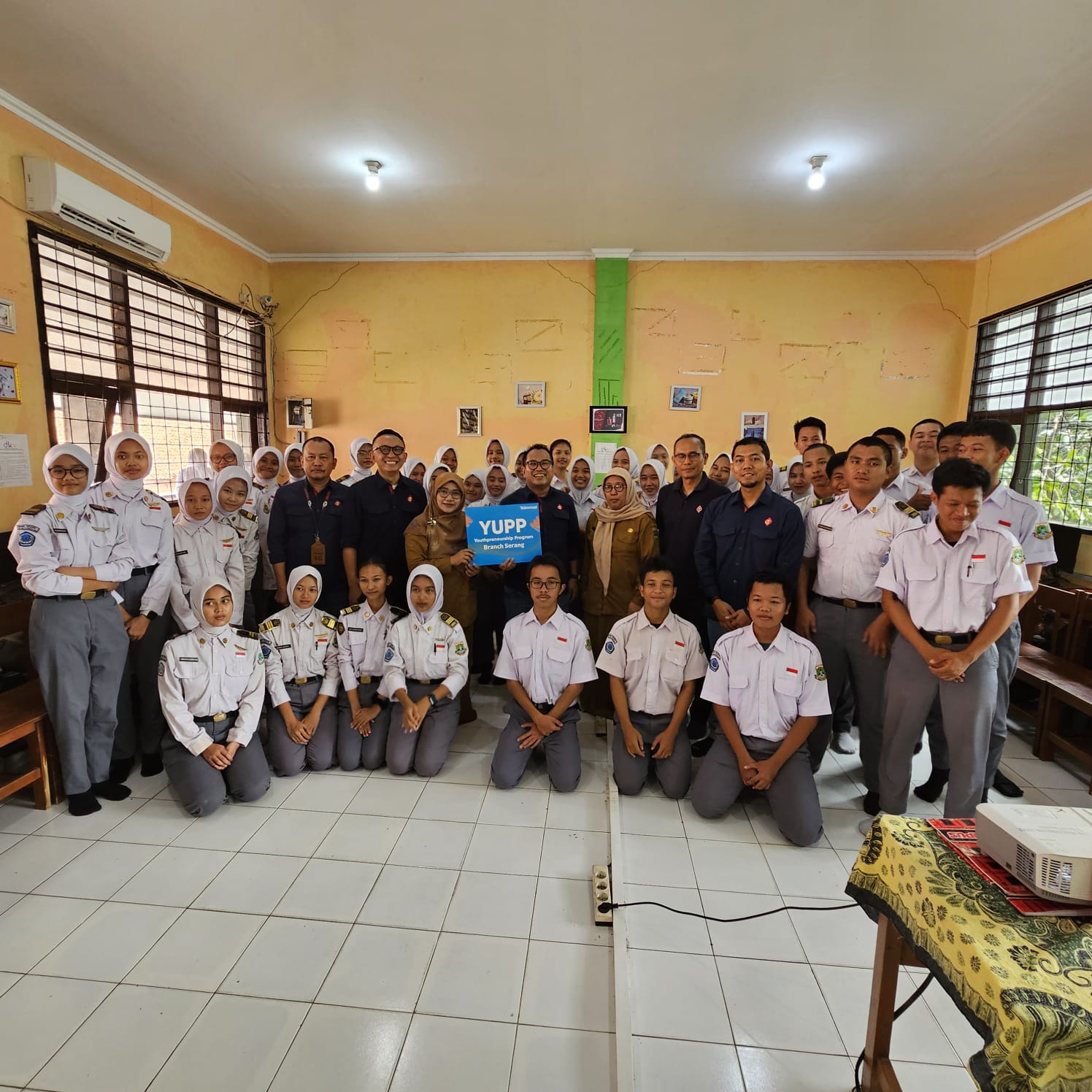 Telkomsel kembali menunjukkan kepeduliannya terhadap generasi muda Indonesia melalui program Telkomsel YUPP! (Youth Preneurship Program).