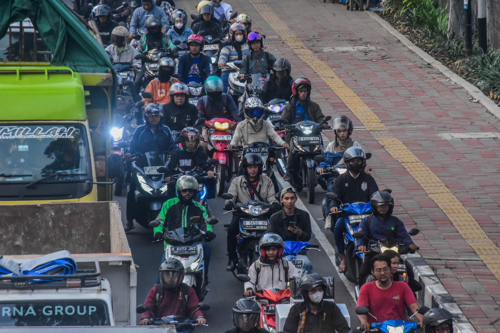 Kemacetan Parah di Jalan MH. Thamrin Imbas Perbaikan Jalan