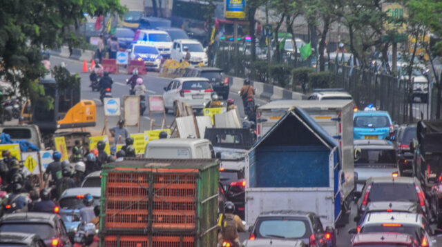 Kemacetan Parah di Jalan MH. Thamrin Imbas Perbaikan Jalan