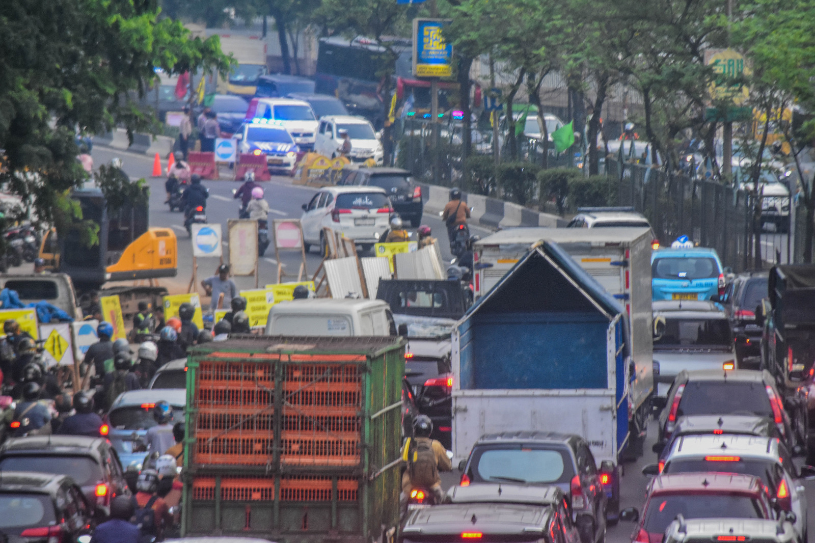 Kemacetan Parah di Jalan MH. Thamrin Imbas Perbaikan Jalan
