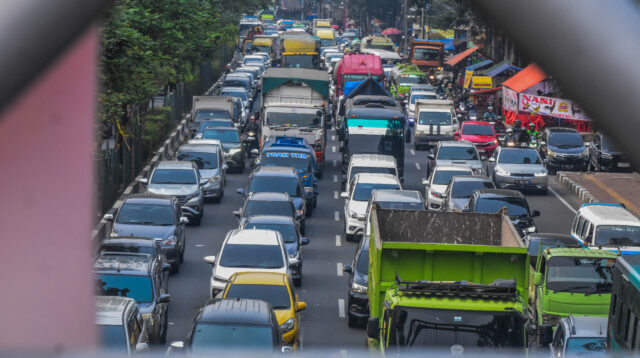 Kemacetan Parah di Jalan MH. Thamrin Imbas Perbaikan Jalan