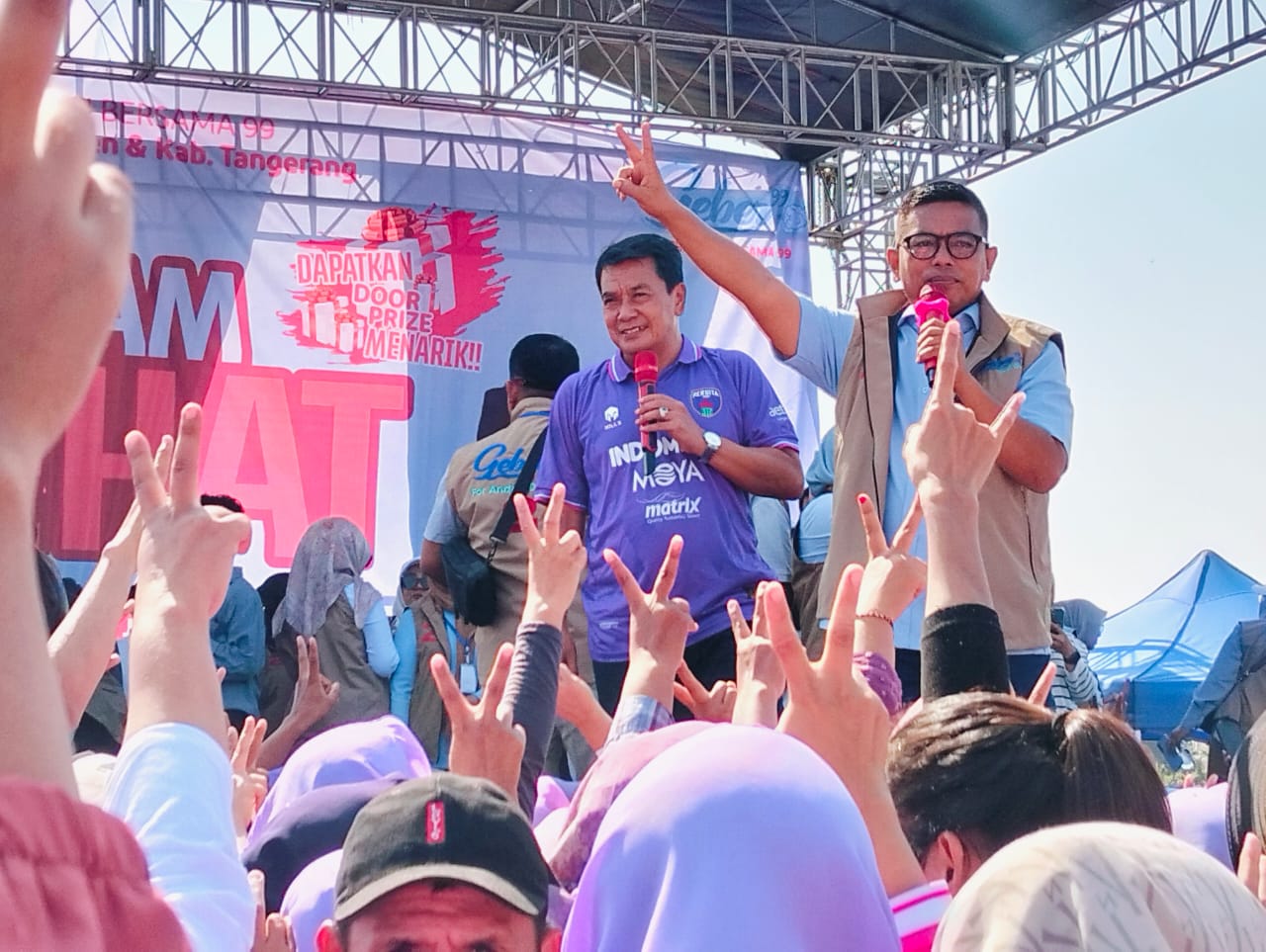 Warga Kresek Deklarasikan Dukungan Untuk Maesyal Intan dan Andra Dimyati Warga Kresek Deklarasikan Dukungan Untuk Maesyal Intan dan Andra Dimyati