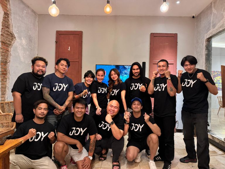 Paraperi Production Ajak Petinju Terkenal Berperan dalam Film Aksi-Romantis "JOY" Paraperi Production Ajak Petinju Terkenal Berperan dalam Film Aksi-Romantis "JOY"