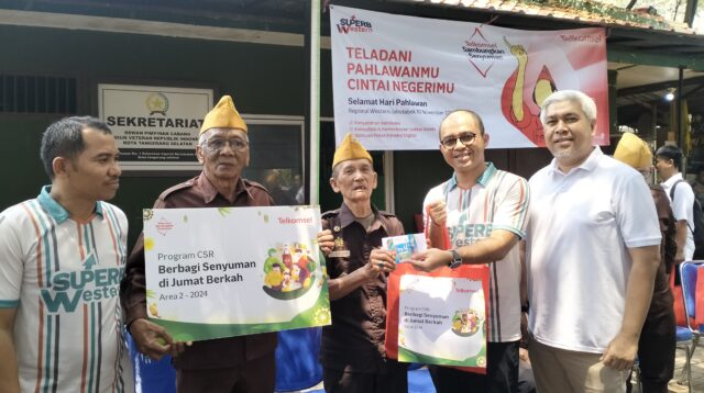 Telkomsel Gelar Program CSR "Sambungkan Senyuman" Bersama Veteran Perang dalam Memperingati Hari Pahlawan