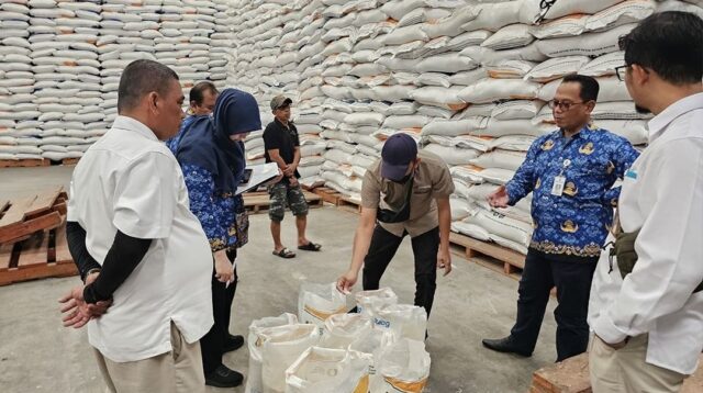 Pemkot Tangerang Periksa Beras Bantuan: Benarkah Sudah Layak Konsumsi?