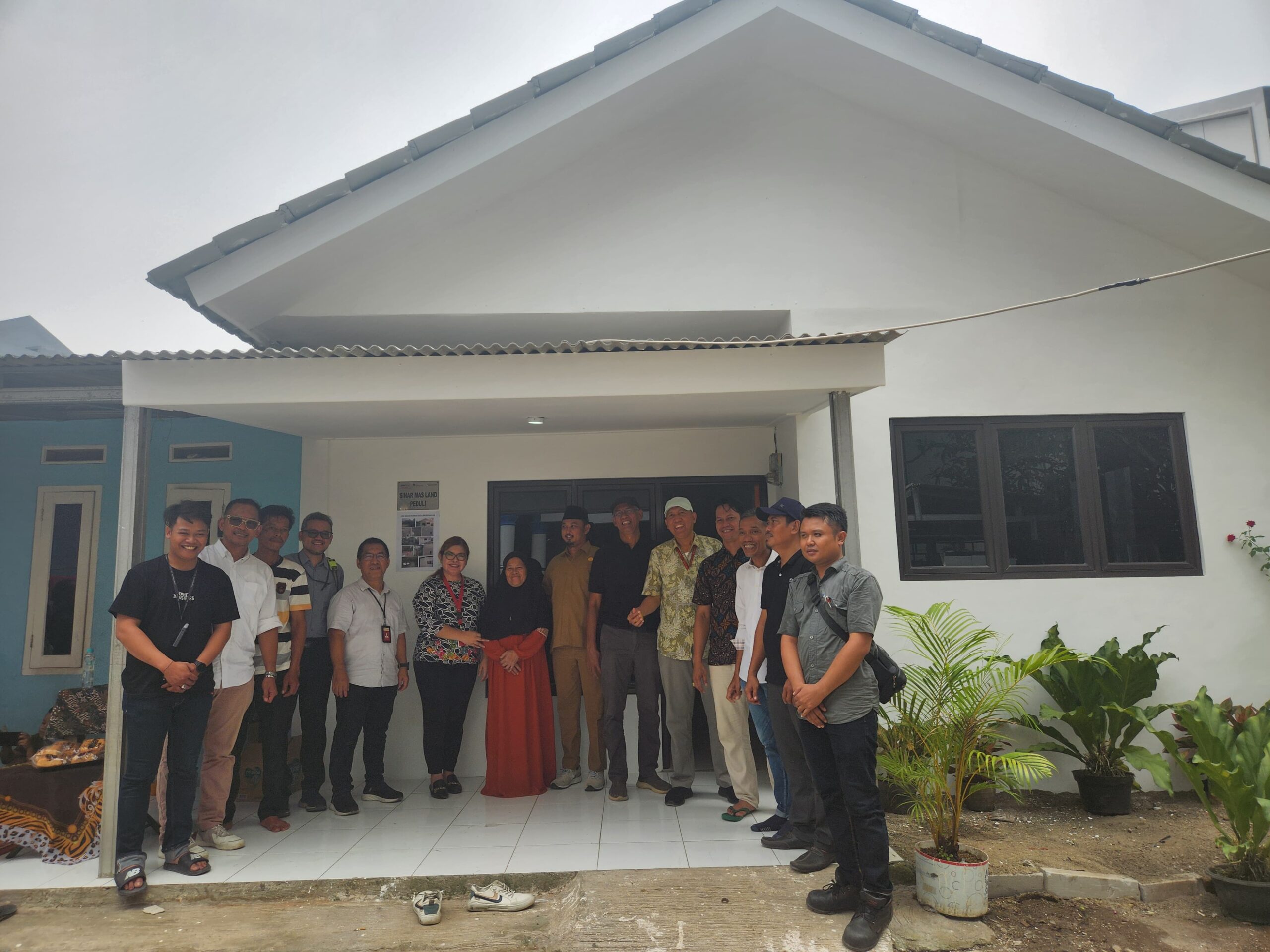 Wujud Kepedulian Sosial, Sinar Mas Land Kembali Renovasi Rumah Warga Tak Layak Huni