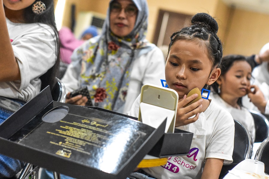 PELATIHAN TATA RIAS