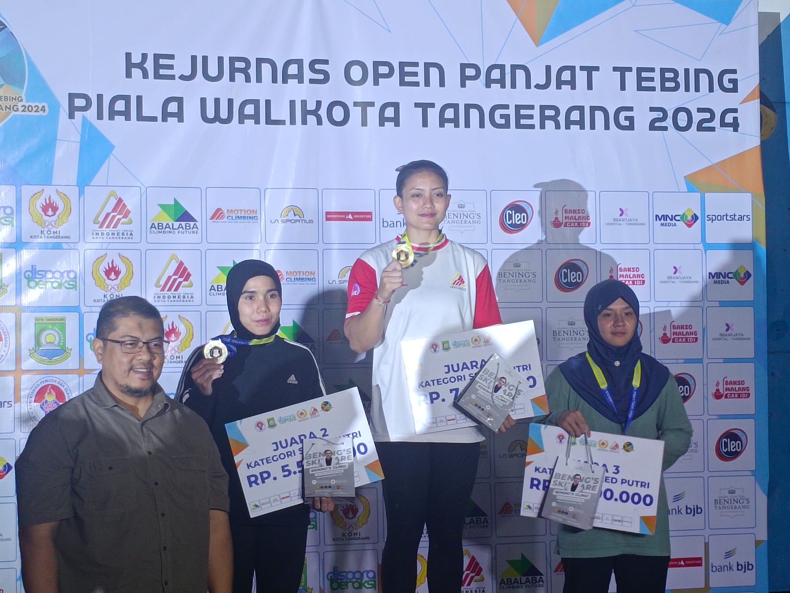 Desak Made Raih Medali Emas di Kejurnas Open Piala Wali Kota Tangerang 2024 Desak Made Raih Medali Emas di Kejurnas Open Piala Wali Kota Tangerang 2024