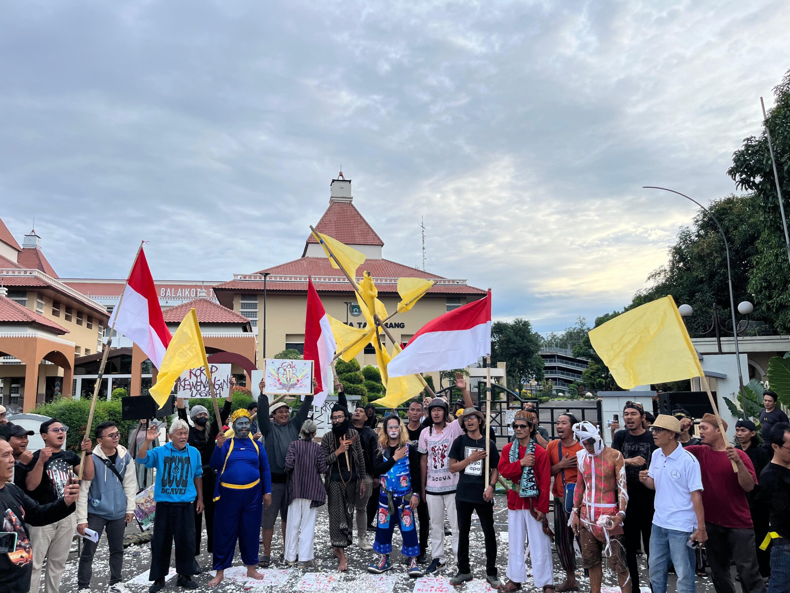 Aktivis dan Seniman Kota Tangerang Gelar Aksi Solidaritas untuk THL
