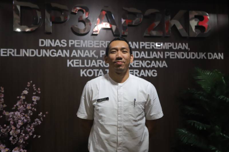 Ketua Tim Kerja Advokasi Perlindungan Perempuan dan Anak Dinas Pemberdayaan Perempuan, Perlindungan Anak, Pengendalian Penduduk, dan Keluarga Berencana (DP3AP2KB) Kota Tangerang,  Titto Chairil Yustiadi,