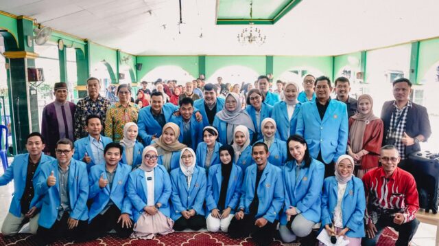 Mahasiswa UNPAM dan IKRAMNI Dorong UMKM Pamulang Go Digital
