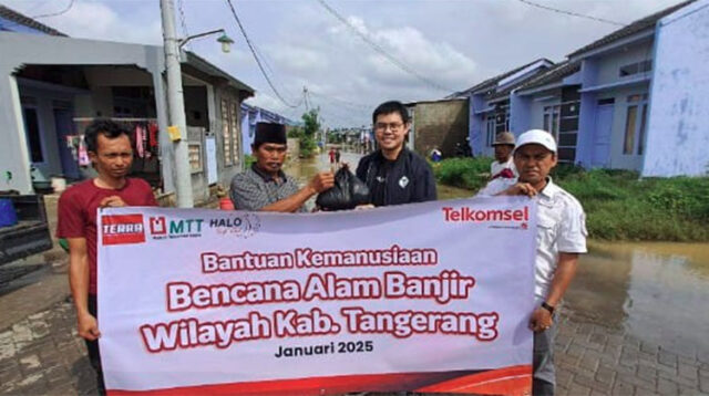 Telkomsel Serang Salurkan 1.300 Paket Sembako Bagi Warga Terdampak Banjir di Kabupaten Tangerang