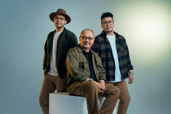 Elegi Esok Pagi' Versi 2025: Sentuhan Baru Ebiet G Ade Bersama Sang Putra