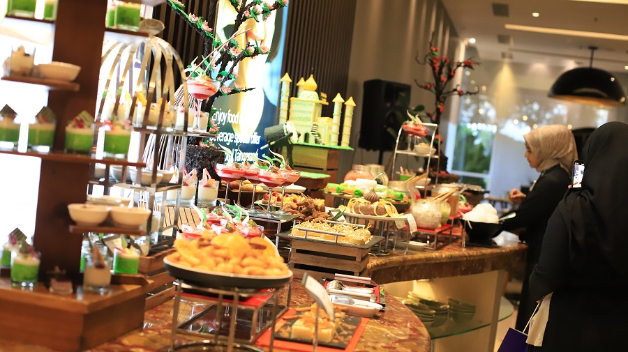 Berbuka Puasa dengan Kelezatan Timur Tengah di Novotel Tangerang