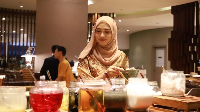 Berbuka Puasa dengan Kelezatan Timur Tengah di Novotel Tangerang