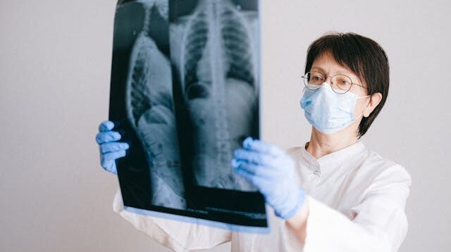 Apa Itu Pneumonia dan Kenali Gejala Cara Mencegahnya
