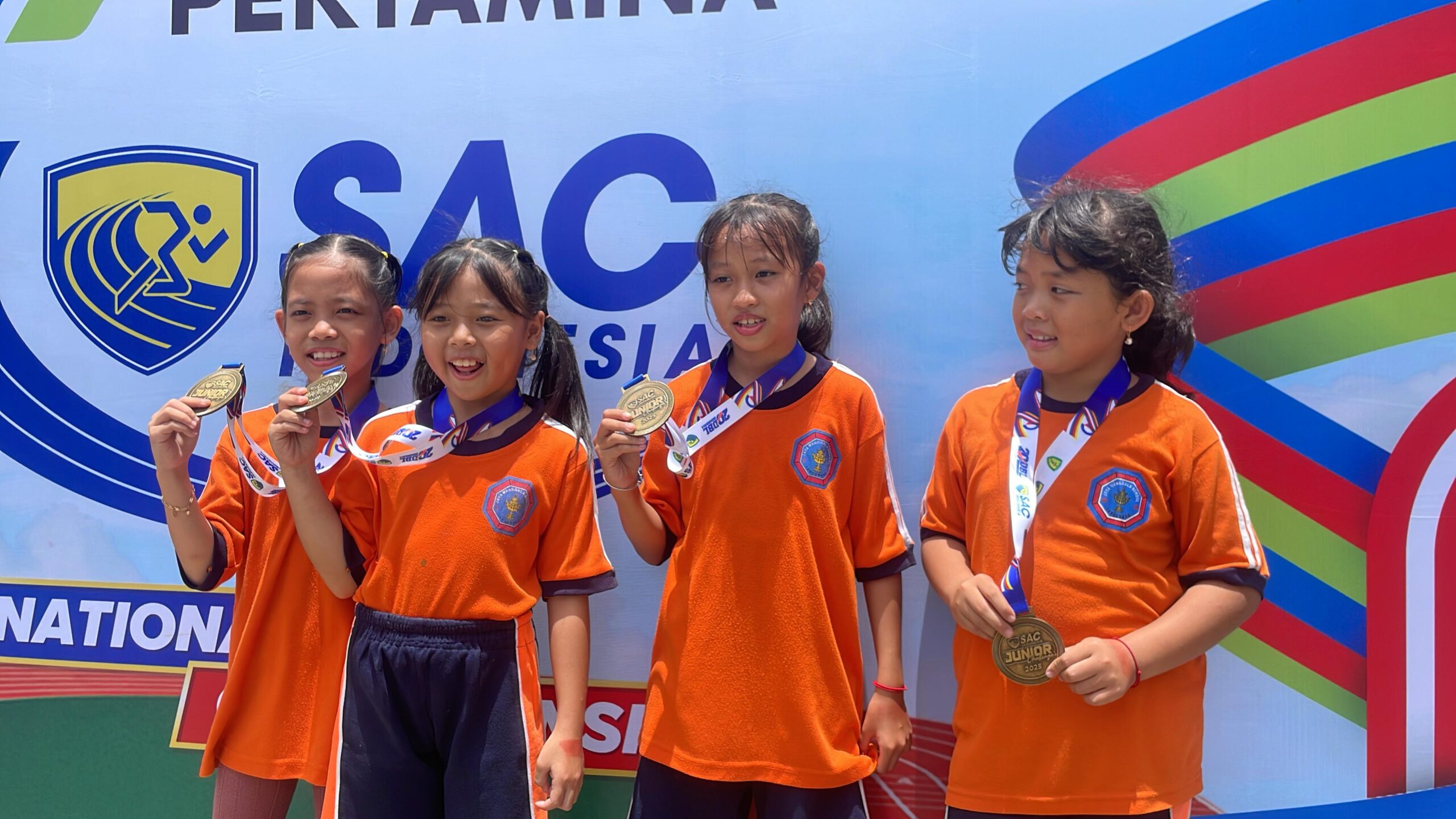 Wakili Kota Tangerang, Aerily dan Kawan-Kawan Sabet Juara di Lomba Atletik Putri Kategori Formula One SAC Indonesia