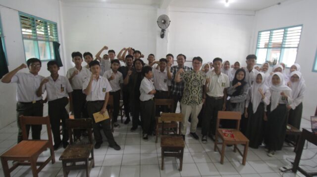 Lensa Banten Beri Pelatihan Jurnalistik Bagi Pelajar di SMP Muhammadiyah 02 Kota Tangerang