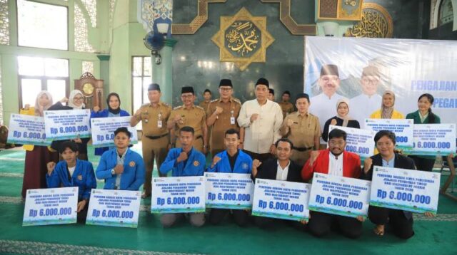 Bukti Gampang Sekolah, 312 Mahasiswa Menerima Manfaat Bansos dari Pemkot Tangerang