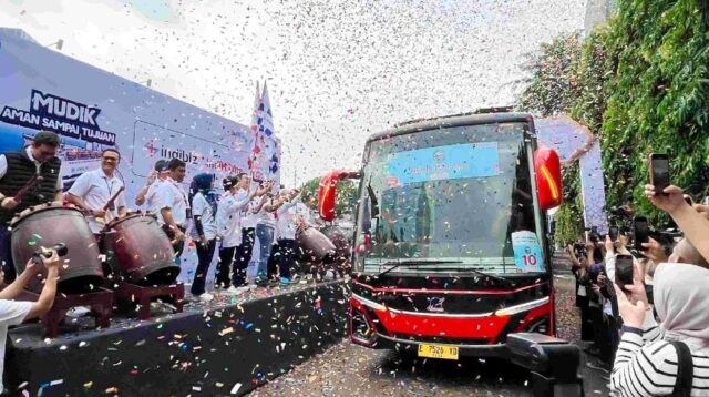 Telkomsel Berangkatkan 1.100 Pemudik Pekerja Informal Melalui Program Mudik Hepi Telkomsel Poin 2025