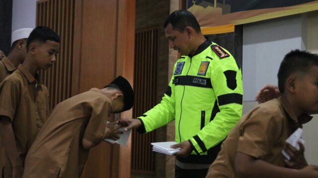 Kapolres Metro Tangerang Kota Kunjungi Yayasan Yapata, Berikan Bantuan untuk Anak Yatim