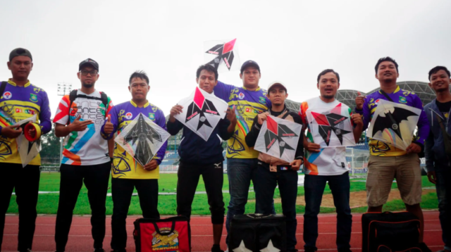 Bermain Layang-layang Melatih Koordinasi Mata dan Tangan