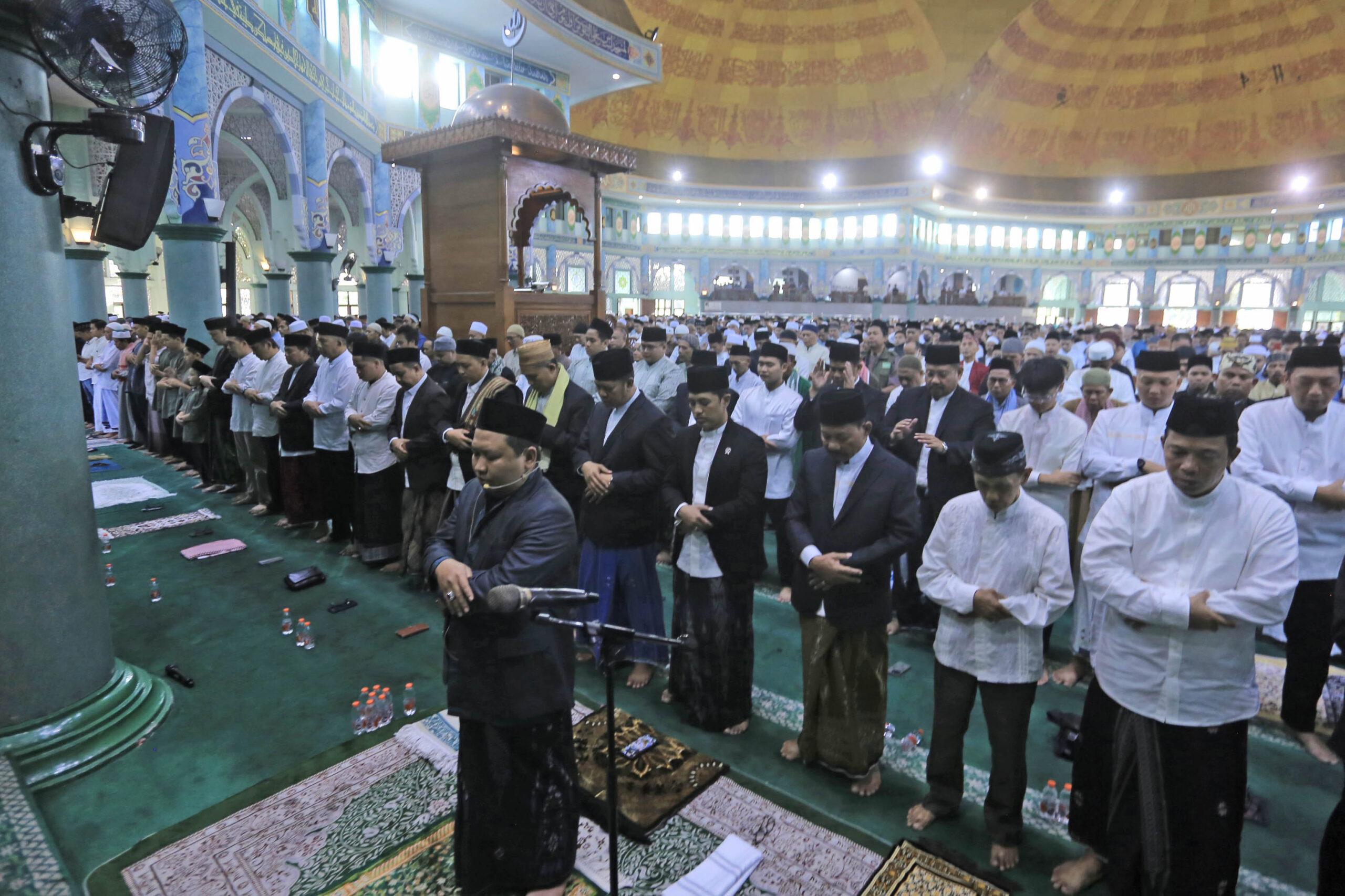 Wali Kota Tangerang dan Wamenkes RI Salat Idulfitri Bersama di Masjid Raya Al-A'zhom