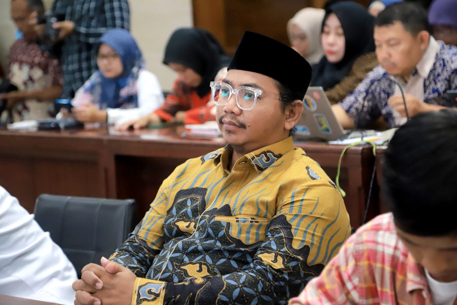 Ketua Yayasan Bangsa Suci Indonesia (Banksasuci Foundation), Ade Yunus yang hadir dalam pembahasan tersebut mendukung penuh kebijakan Pemkot Tangerang dalam penanganan sampah dari hulu hingga hilir.