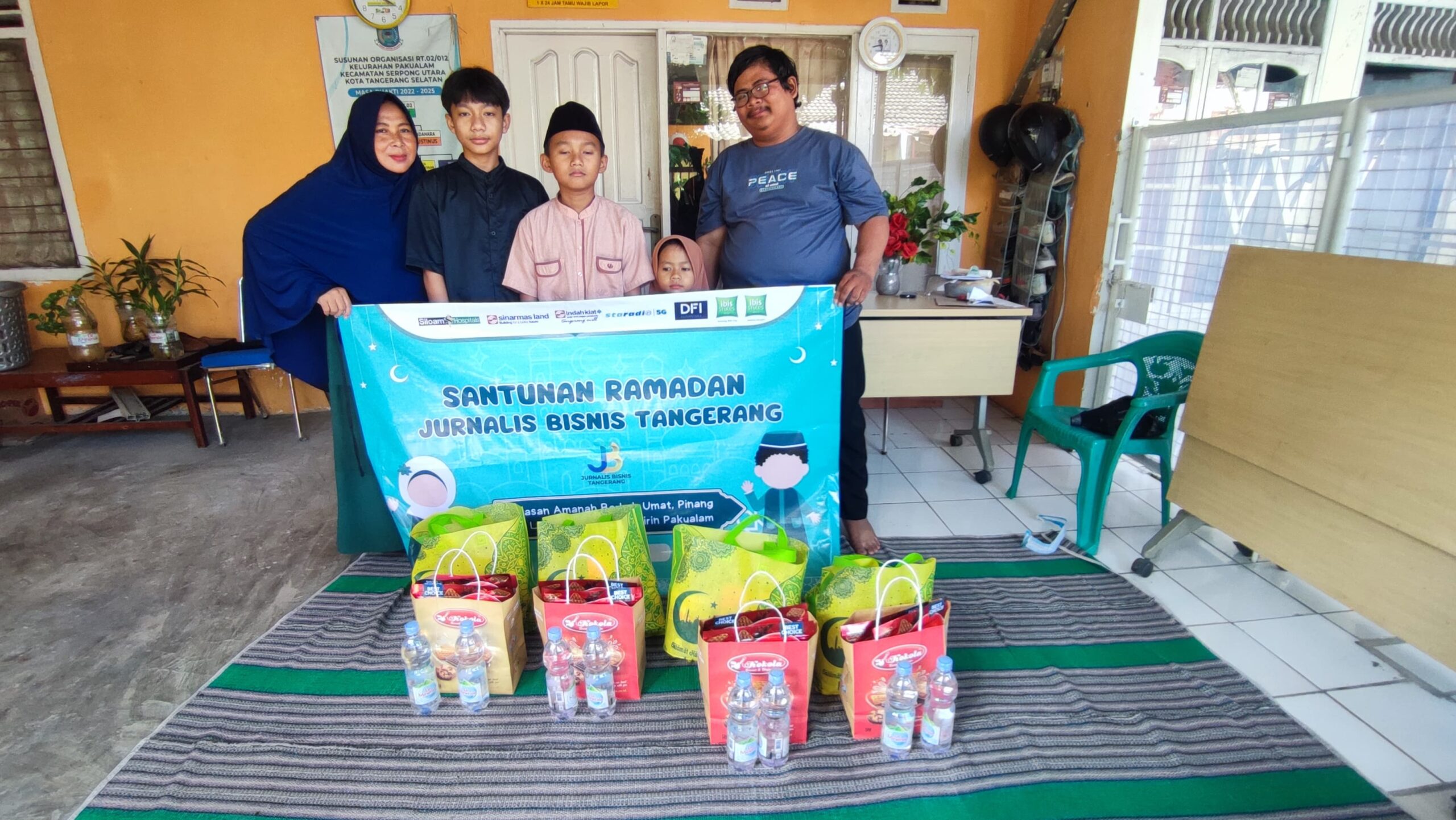 Jurnalis Bisnis Tangerang Santuni Anak Yatim & Dhuafa