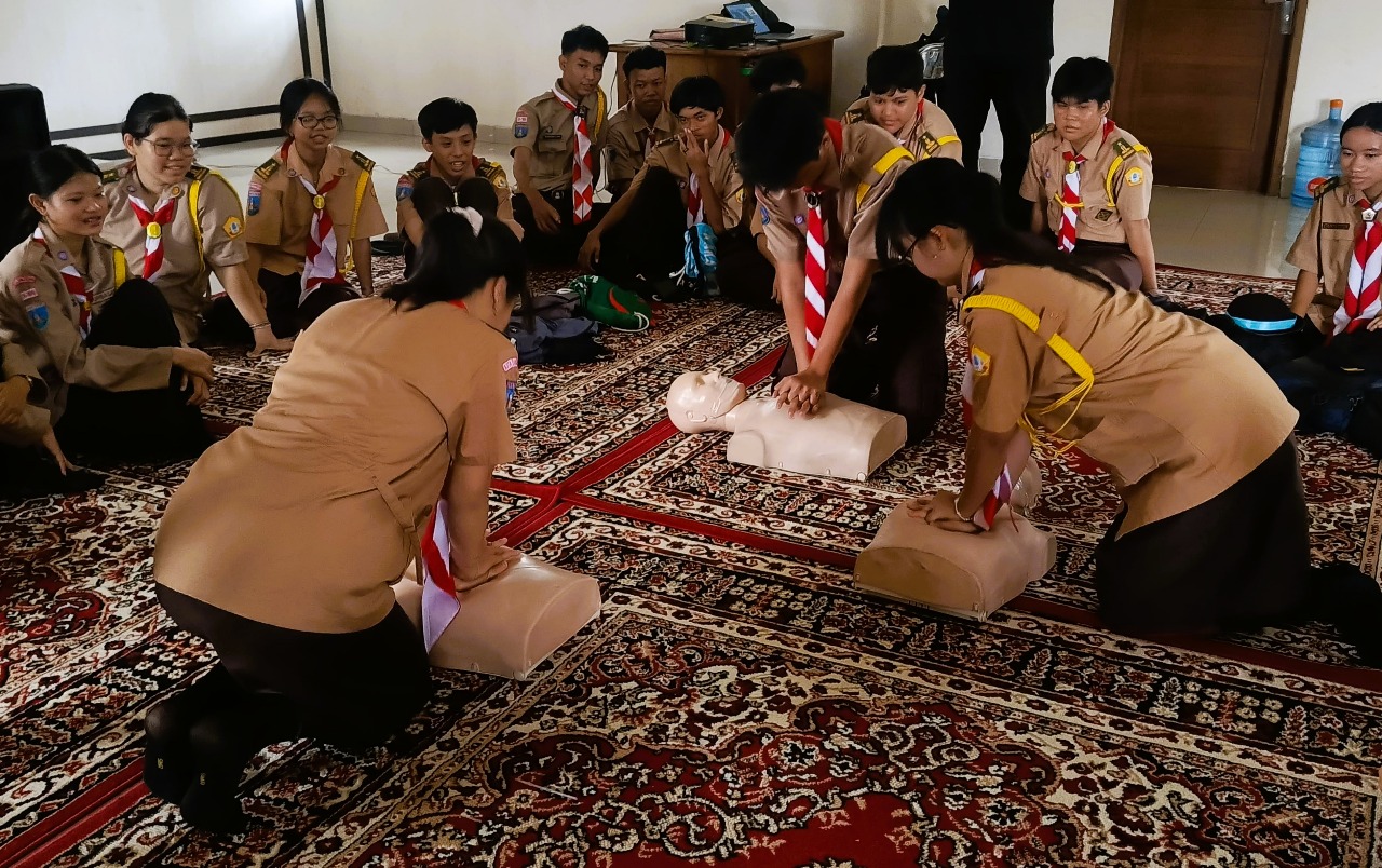 Anggota Pramuka di Kota Tangerang Dibekali Ilmu Medis dan Keselamatan Berlalu Lintas