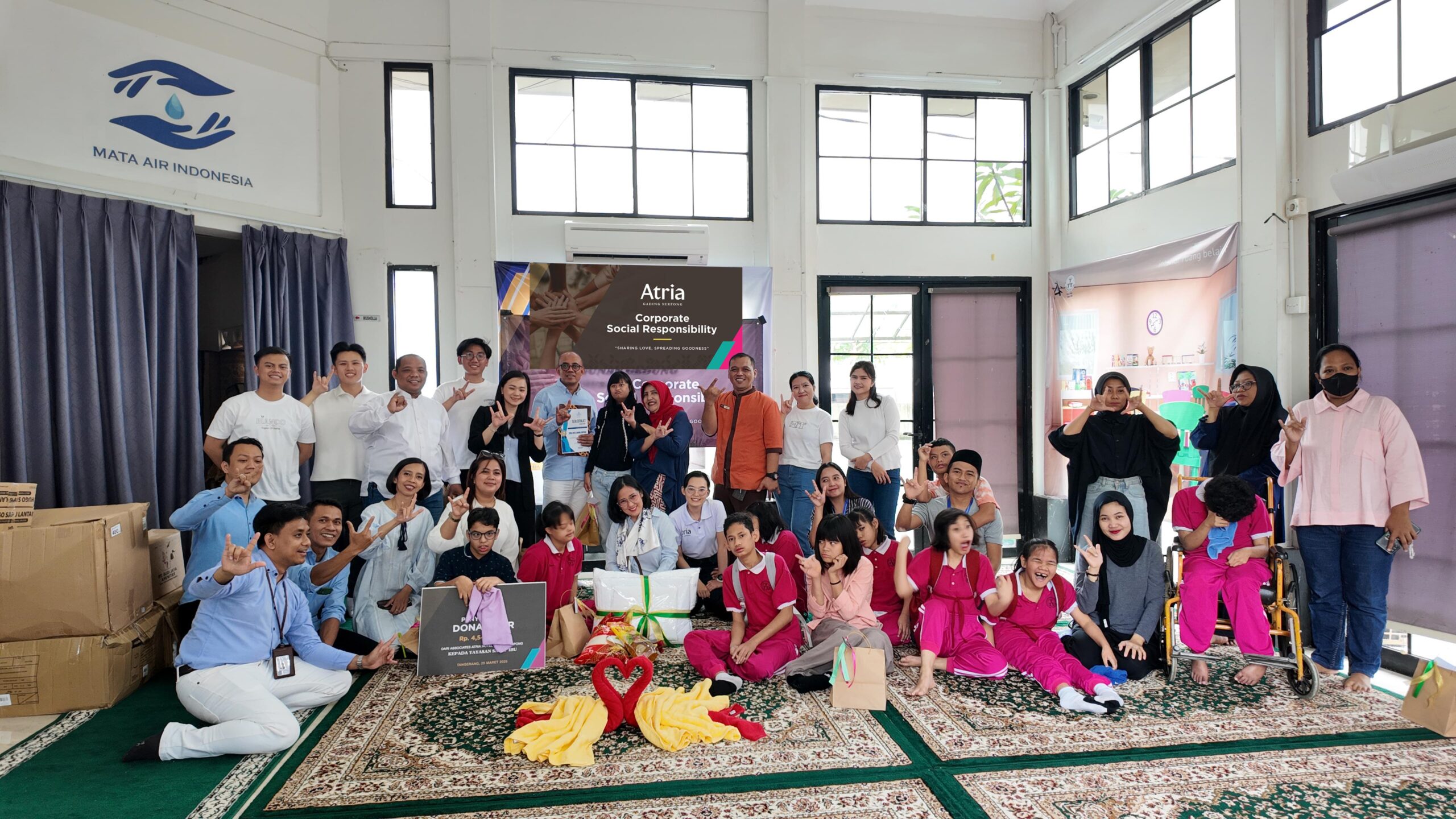 Atria Hotel dan Residences Gading Serpong Berbagi Kasih di Yayasan Sayap Ibu Banten Atria Hotel dan Residences Gading Serpong Berbagi Kasih di Yayasan Sayap Ibu Banten
