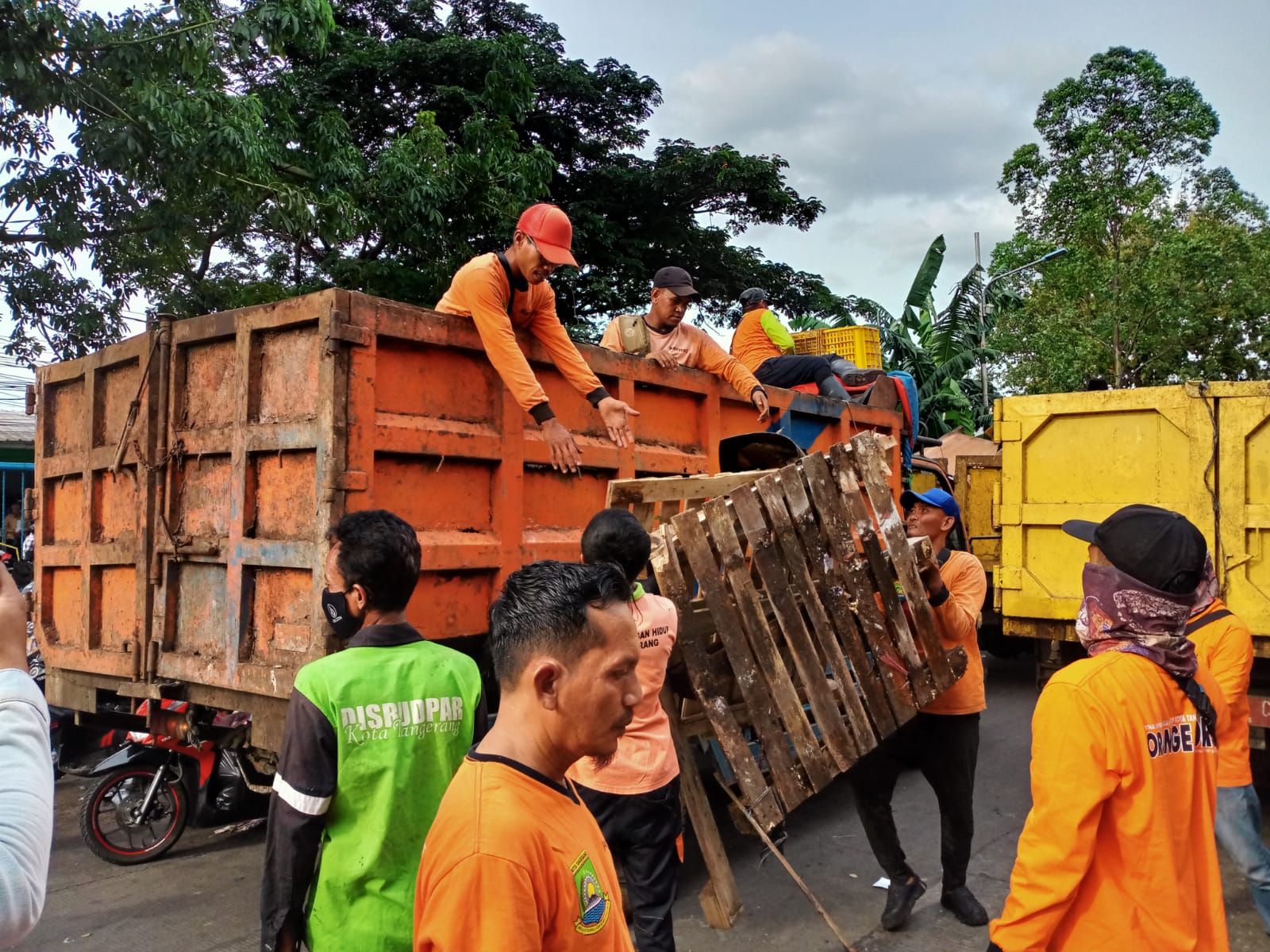 Pemkot Tangerang Tertibkan Pasar Jelang Lebaran: Bebas Sampah, Nyaman Belanja!