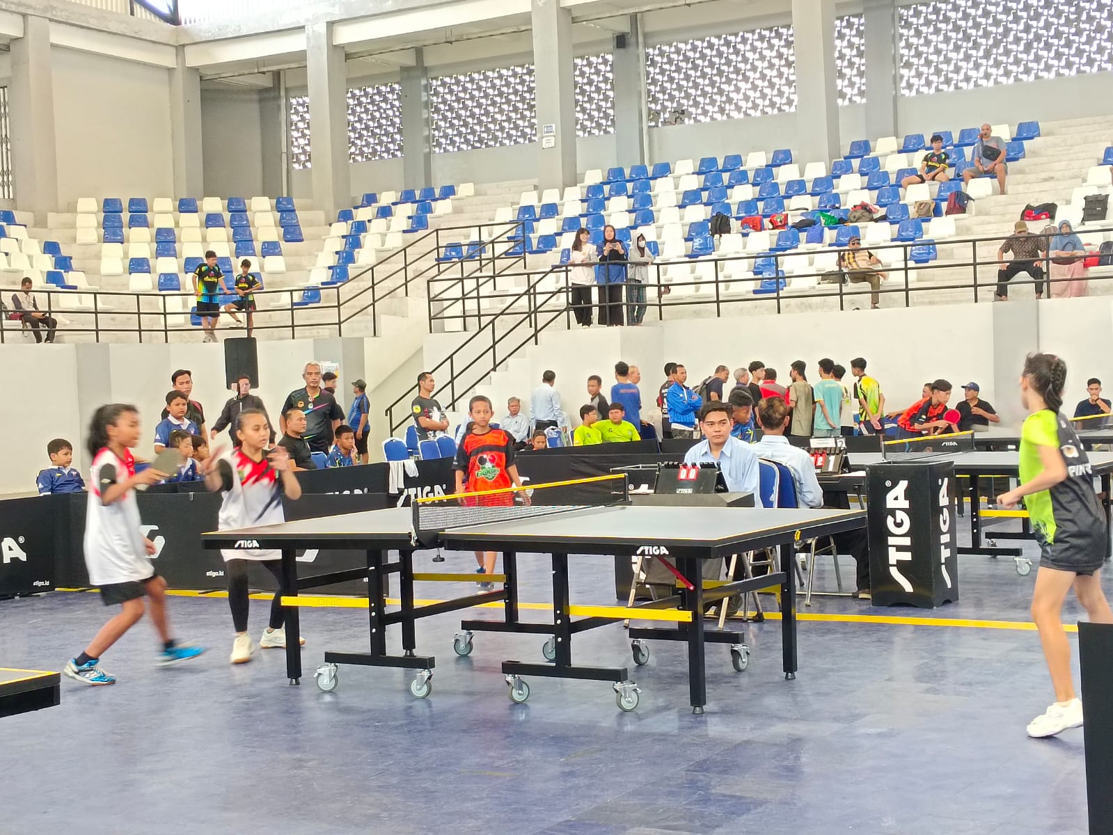 100 Atlet Muda Adu Taktik di Indonesia Pingpong League 2025