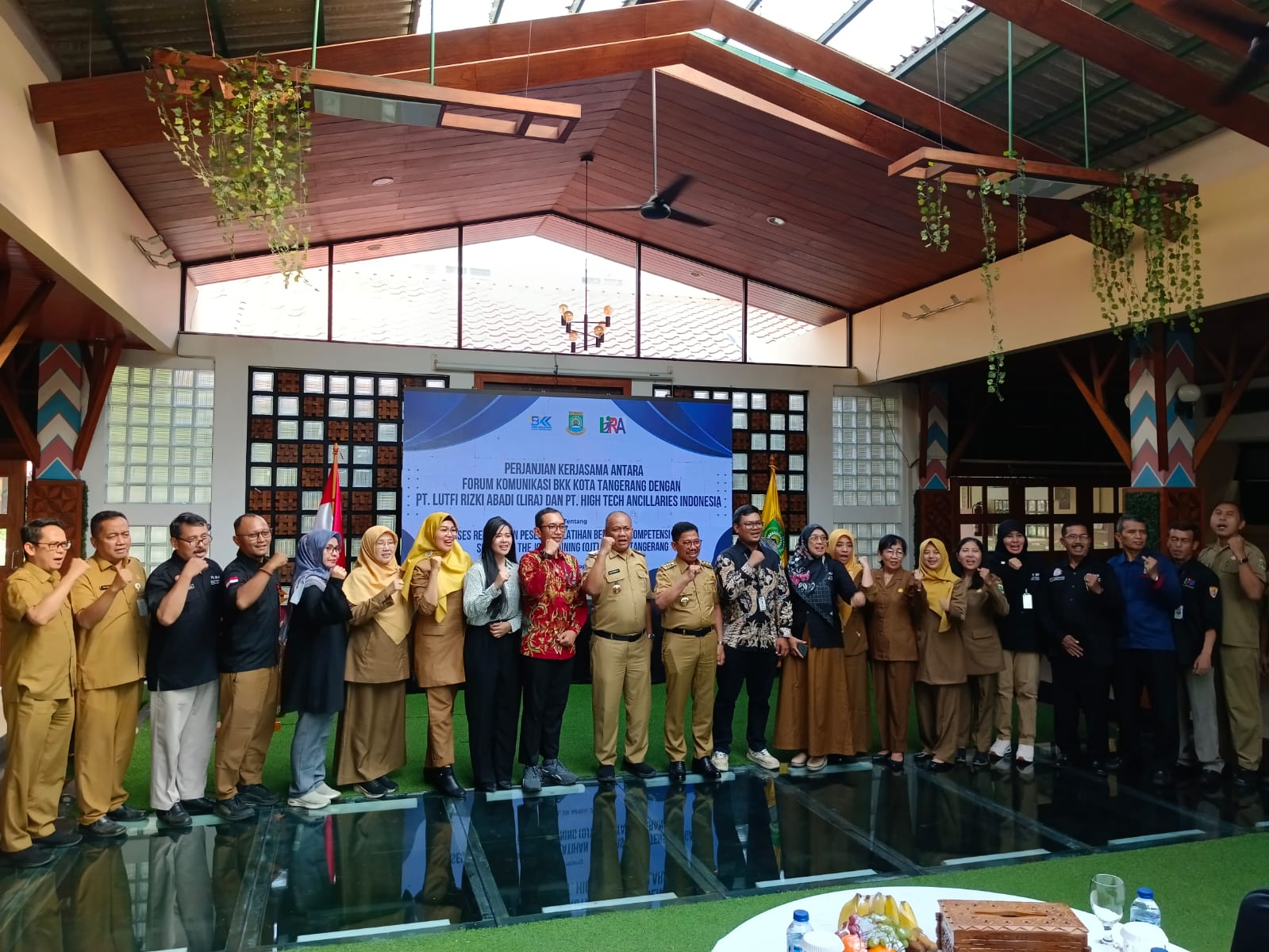 150 Lulusan Terbaik SMK Kota Tangerang Siap Diserap Dunia Kerja