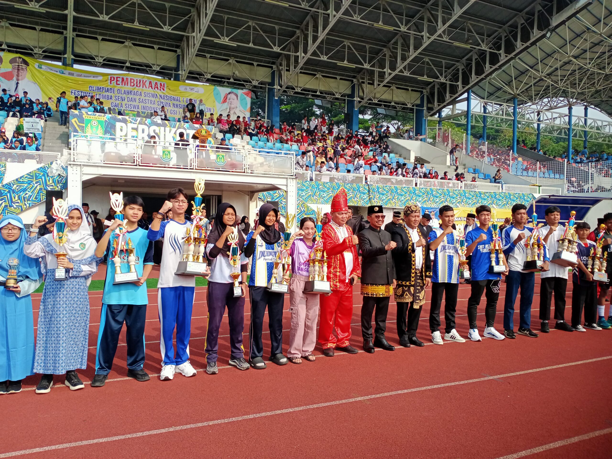 Pemerintah Kota Tangerang secara resmi membuka gelaran Olimpiade Olahraga Siswa Nasional (O2SN), Festival dan Lomba Seni Siswa Nasional (FLS2N)