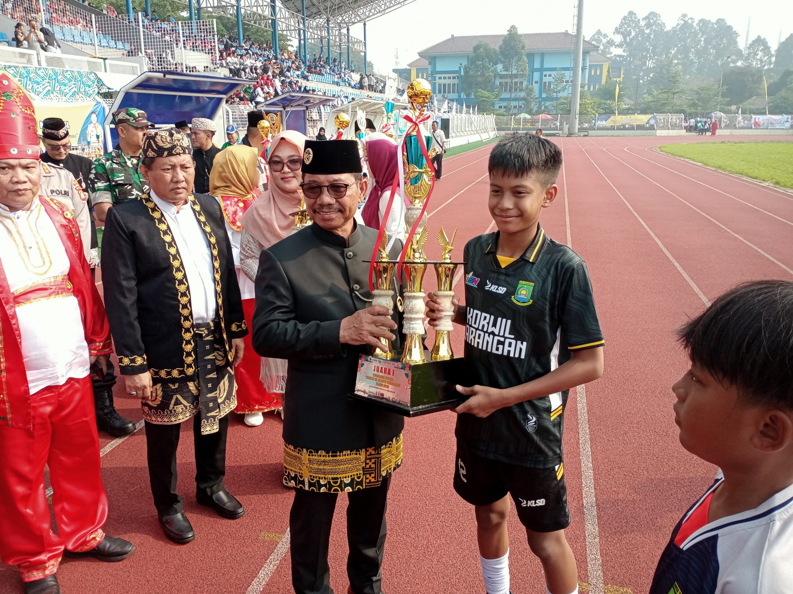 Pemerintah Kota Tangerang secara resmi membuka gelaran Olimpiade Olahraga Siswa Nasional (O2SN), Festival dan Lomba Seni Siswa Nasional (FLS2N)