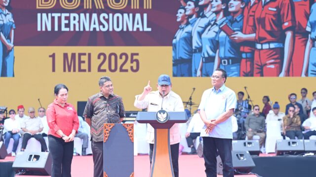 Prabowo Presiden Pertama Hadiri May Day di Monas Setelah 60 Tahun