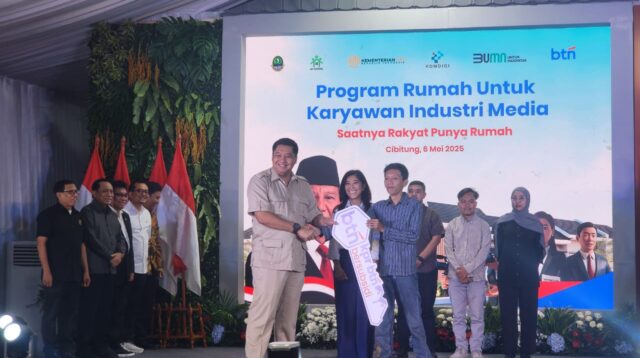 1. Serahkan Kunci Rumah Subsidi, Menteri PKP : Program Ini Bukan untuk Membungkam Wartawan