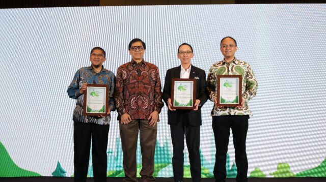Danamon Raih Penghargaan di The Best Corporate Emission Reduction Transparency Award 2025