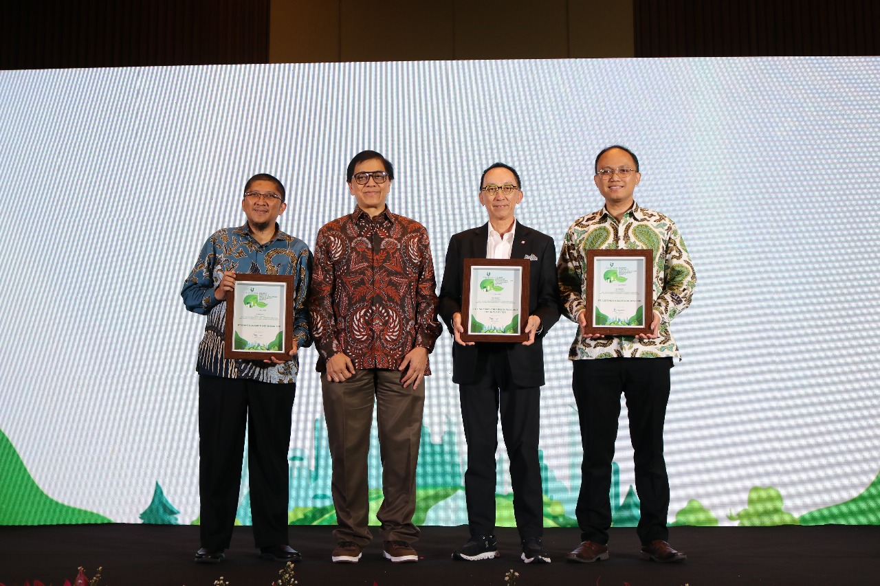 Danamon Raih Penghargaan di The Best Corporate Emission Reduction Transparency Award 2025
