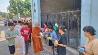 Sambut Waisak 2569 BE, Umat Buddha Gelar Pindapata di Vihara Araya Dhamma Kota Tangerang