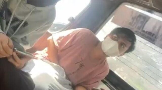 Viral! Aksi Tak Senonoh Seorang Pria di Tangsel, Mainkan Alat Kelamin di Angkutan Umum