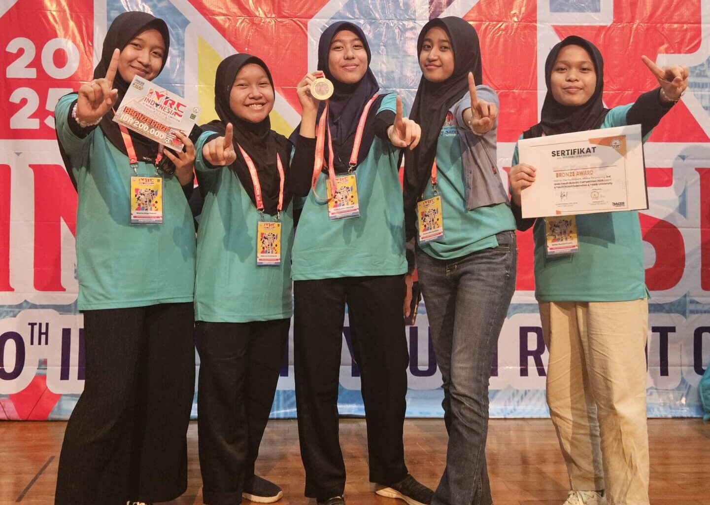 Dominasi Inovasi! MTsN 1 Tangsel Sabet Emas Hingga Perunggu di Ajang Robotik Nasional