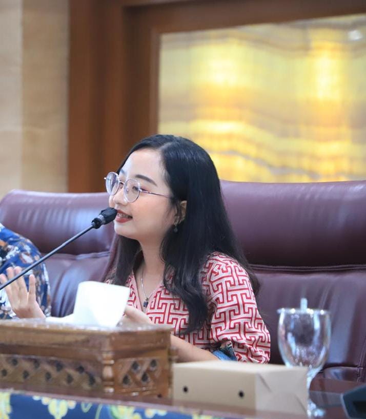 Tak Perlu Alat Canggih, Elsa Buktikan Konten Edukasi Bisa Hasilkan Puluhan Juta