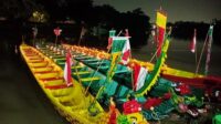 Ritual Memandikan Perahu Naga Warnai Festival Peh Cun 2576/2025